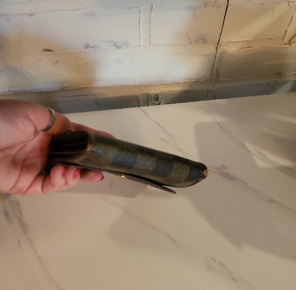 Louis Vuitton Damier Unisex Wallet - Picture 10 of 13